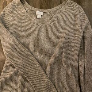 Old Navy Women's V-Neck Sweater in Heather Gray
